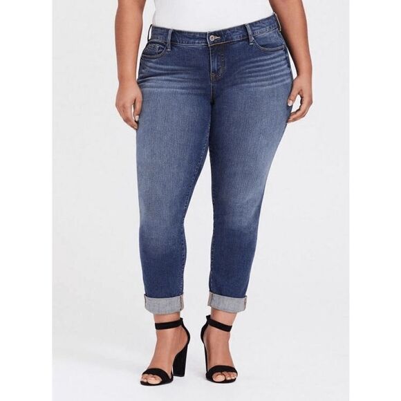Torrid Boyfriend Jean Vintage Stretch Medium Wash size 22 Regular - Picture 1 of 8